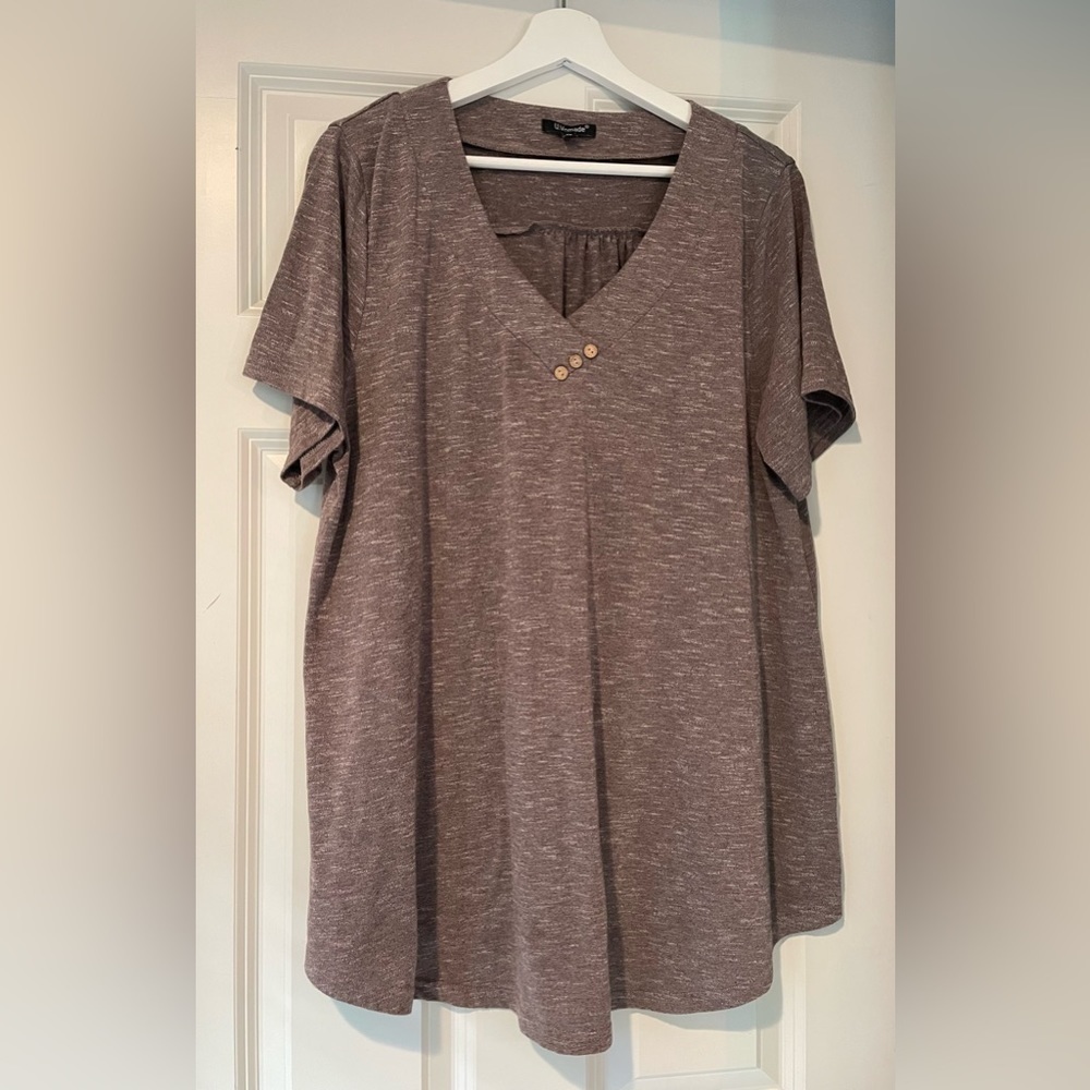 V neck short sleeve knit top